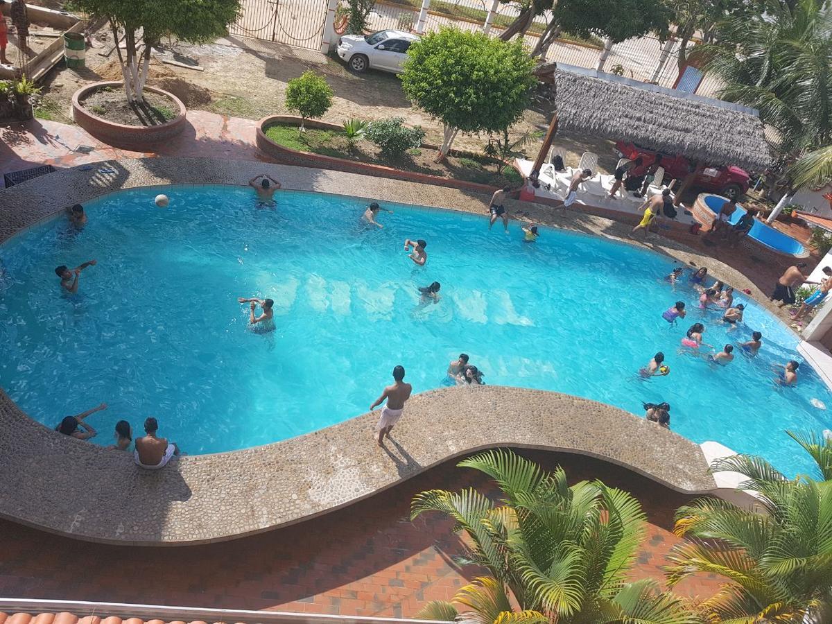 Hotel Takana ルレナバケ エクステリア 写真