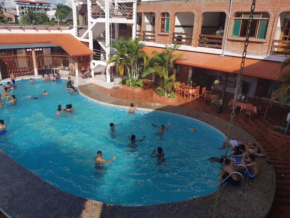 Hotel Takana ルレナバケ エクステリア 写真