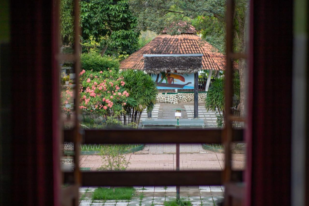 Hotel Takana ルレナバケ エクステリア 写真